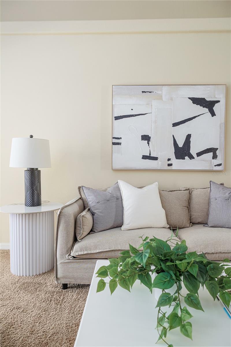 Image 31 of 43 For 348 Robin Road