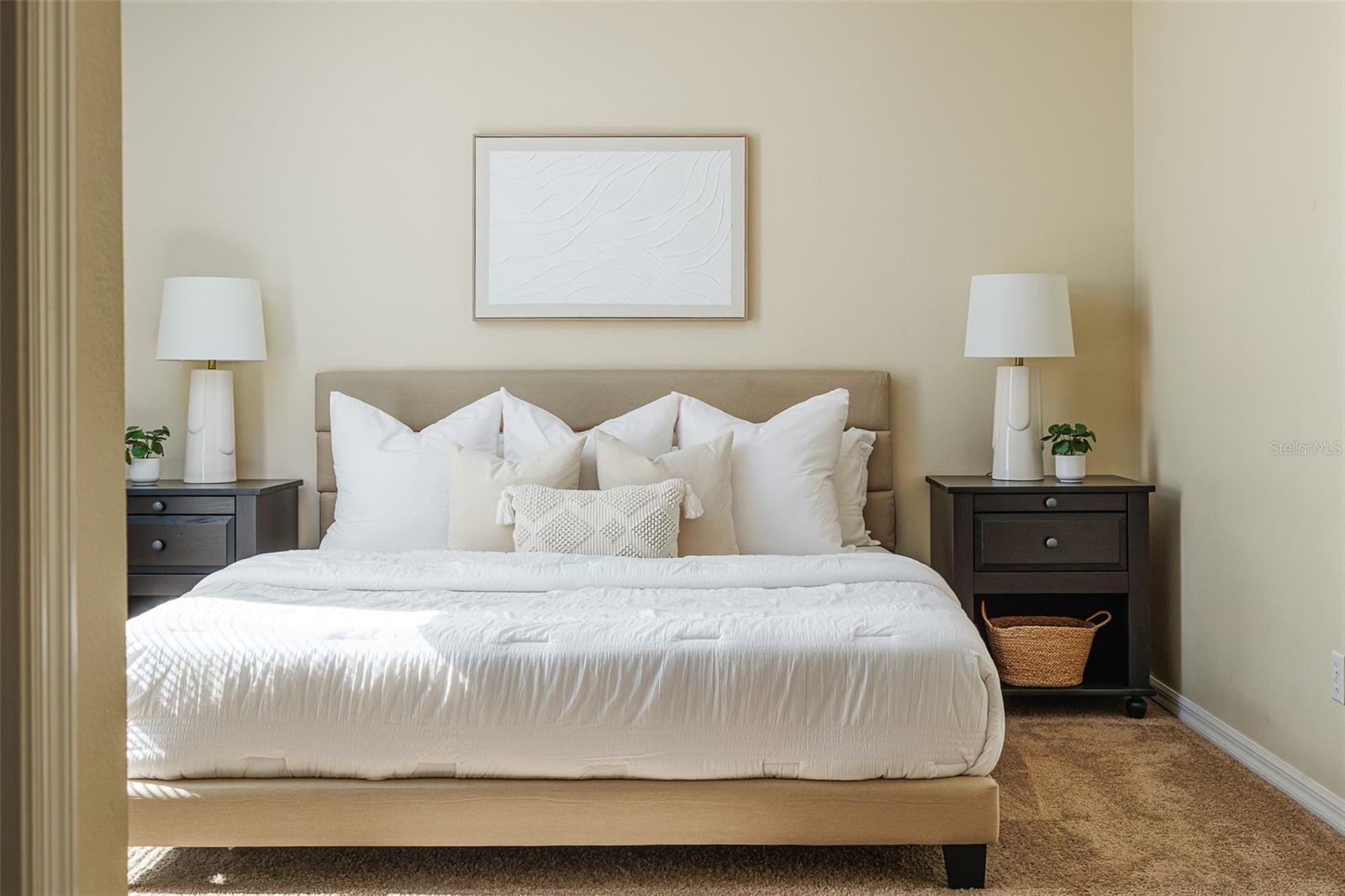 Image 38 of 43 For 348 Robin Road