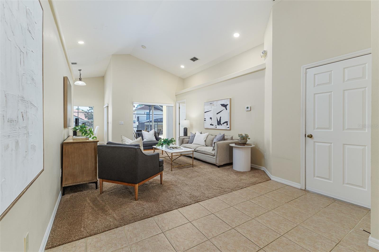 Image 5 of 43 For 348 Robin Road