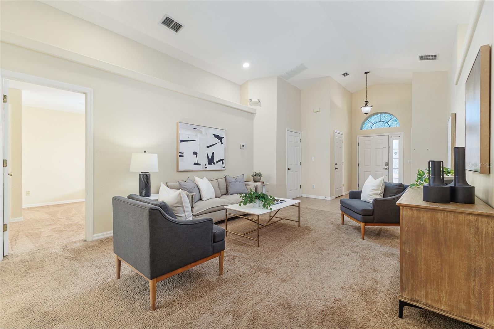 Image 6 of 43 For 348 Robin Road