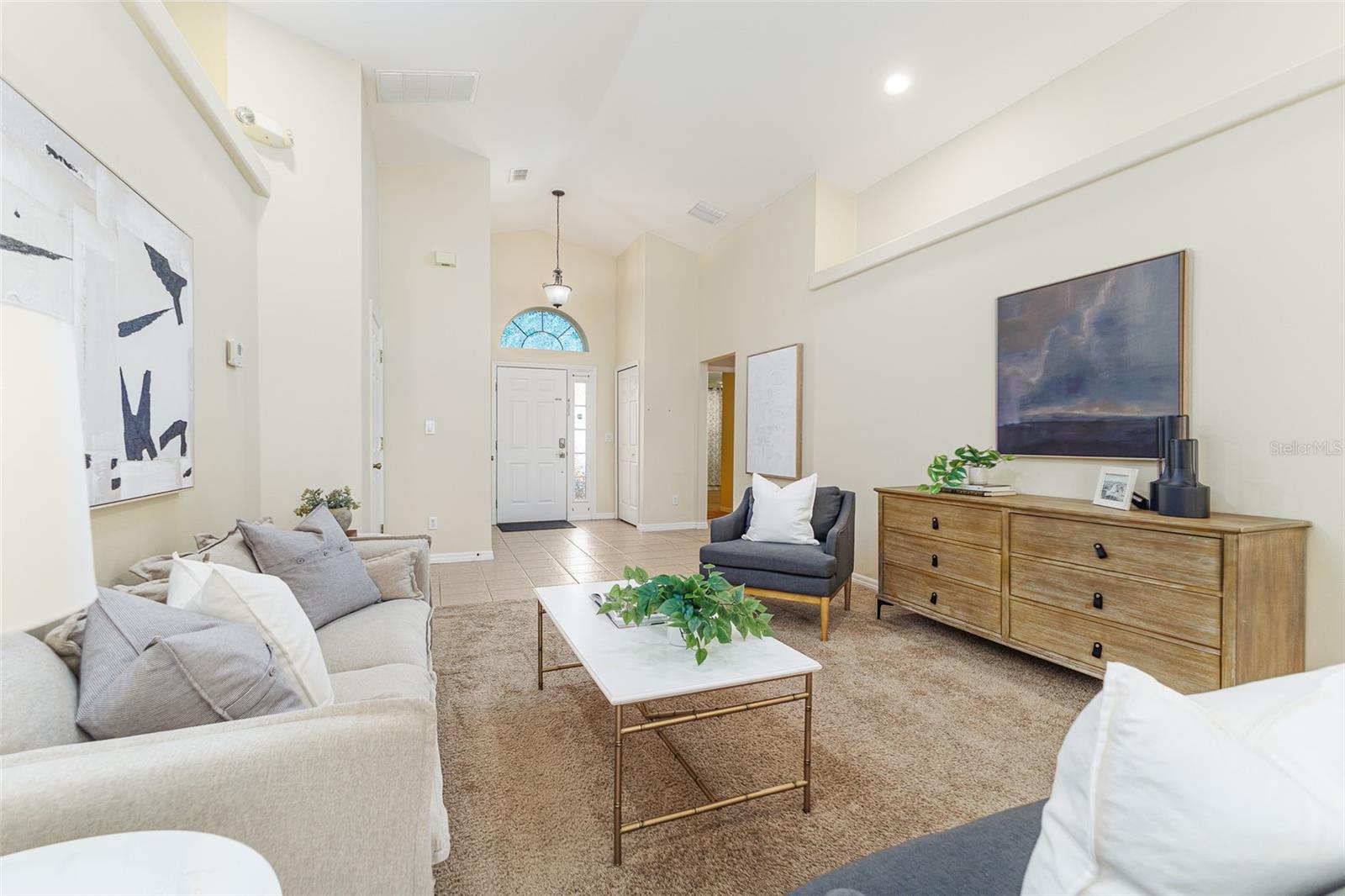 Image 7 of 43 For 348 Robin Road