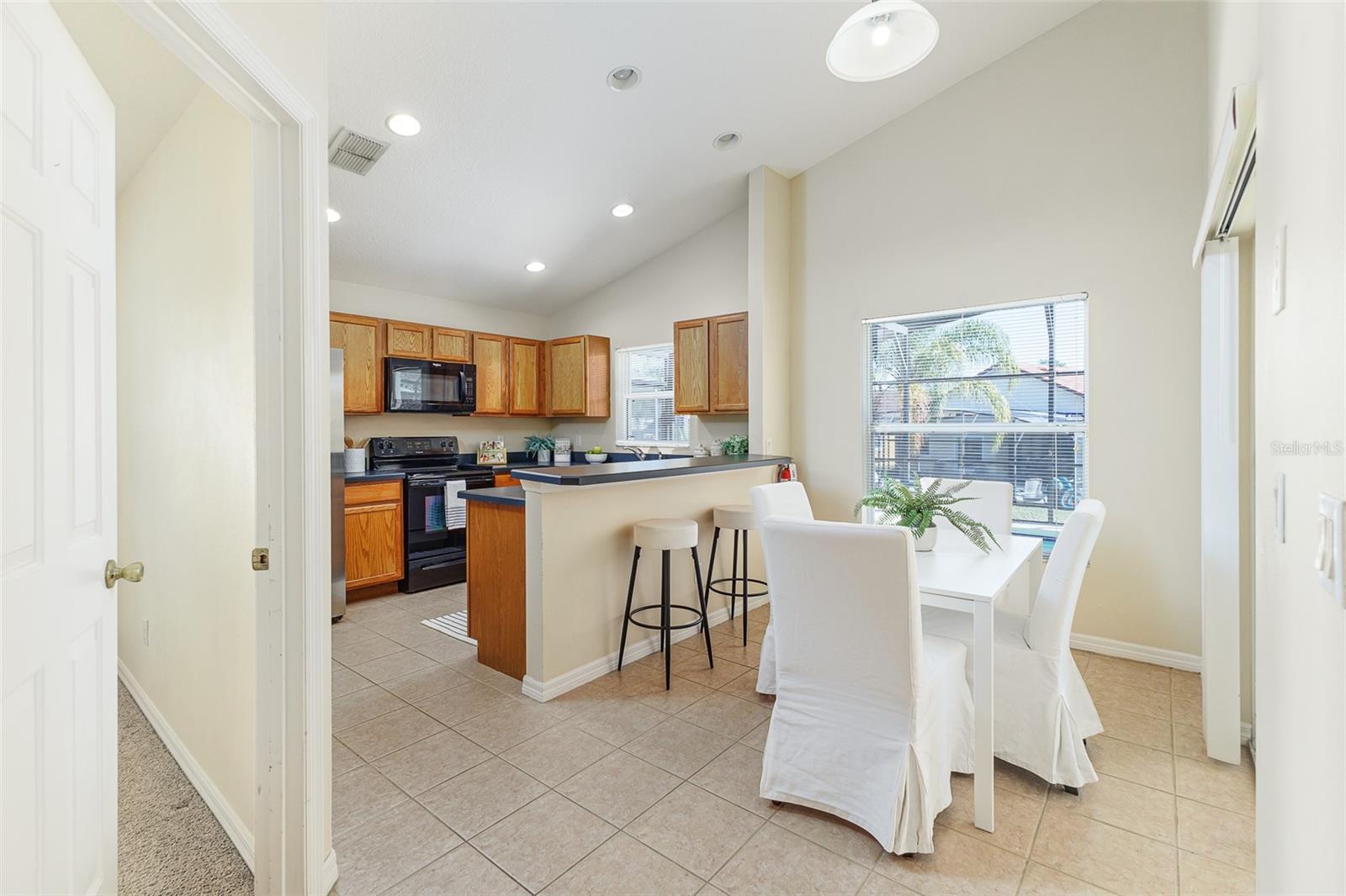 Image 8 of 43 For 348 Robin Road