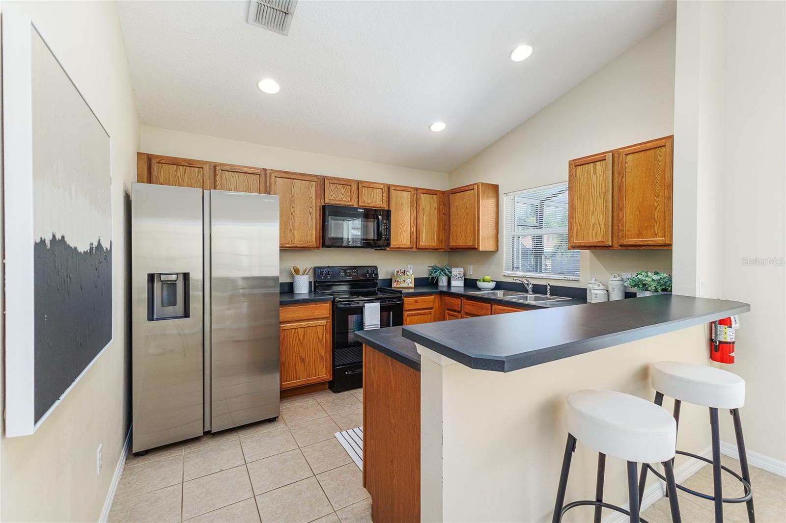 Image 9 of 43 For 348 Robin Road