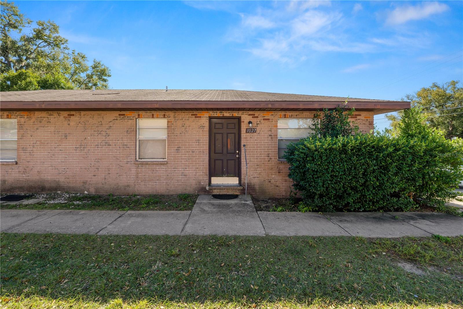 Image 2 of 19 For 1027 Brunnell Parkway 1029