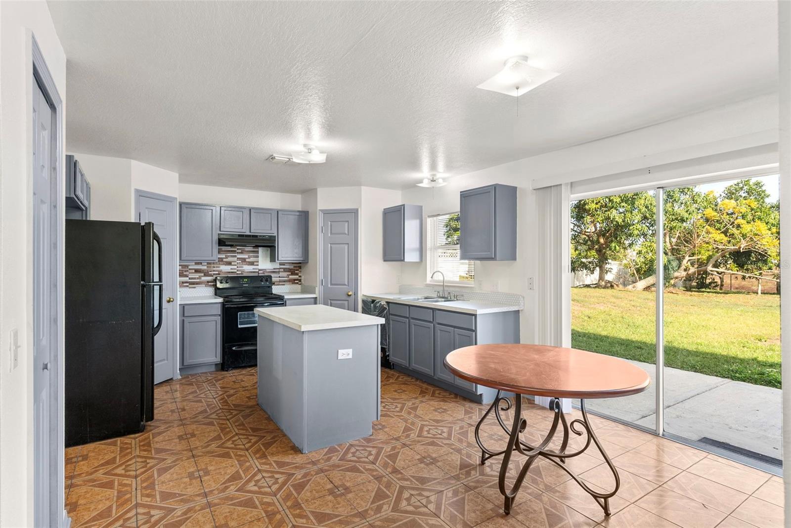 Image 15 of 37 For 125 Vista View Avenue