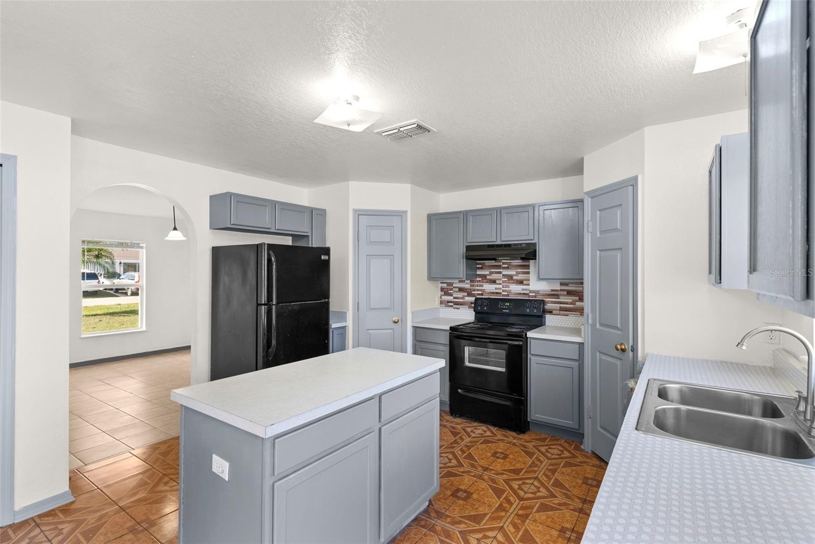 Image 17 of 37 For 125 Vista View Avenue