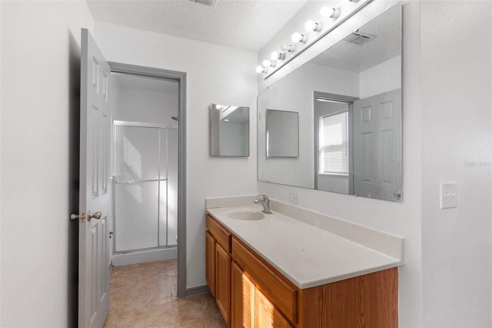 Image 23 of 37 For 125 Vista View Avenue