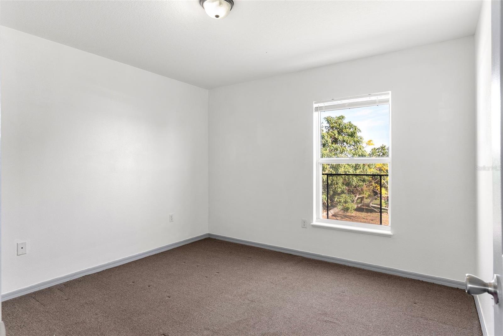 Image 25 of 37 For 125 Vista View Avenue