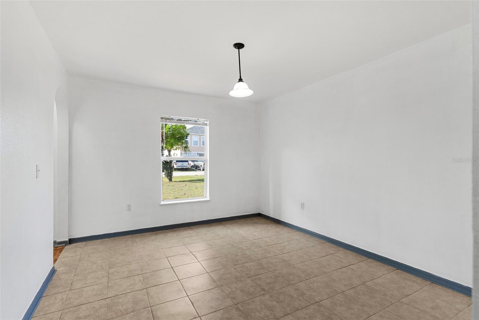 Image 8 of 37 For 125 Vista View Avenue