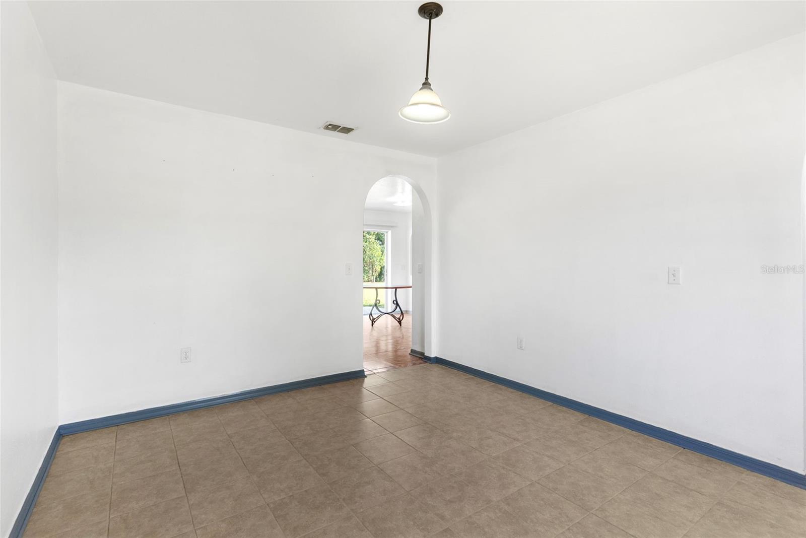 Image 9 of 37 For 125 Vista View Avenue