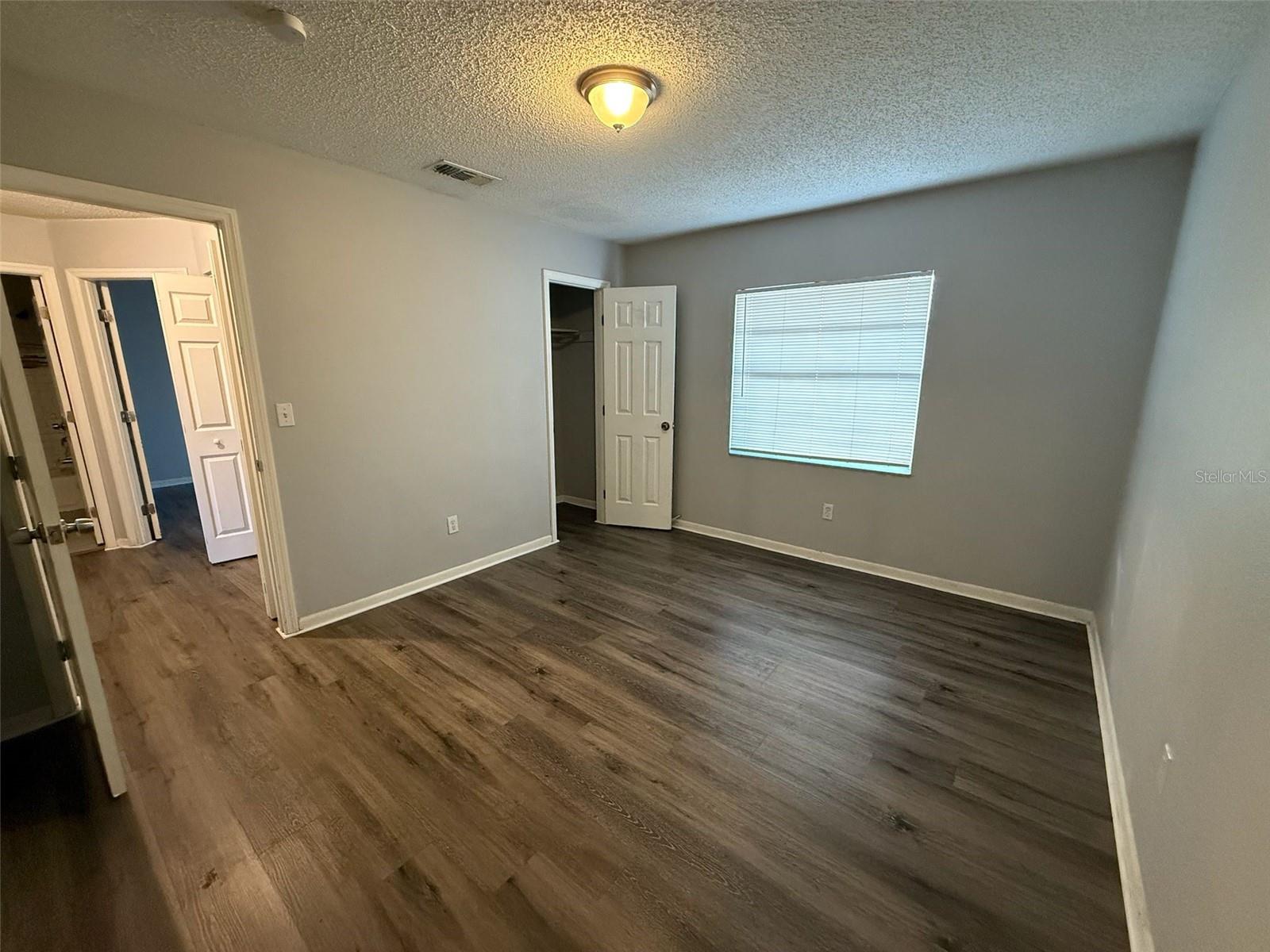 Image 10 of 27 For 1039 Brunnell Parkway 1041