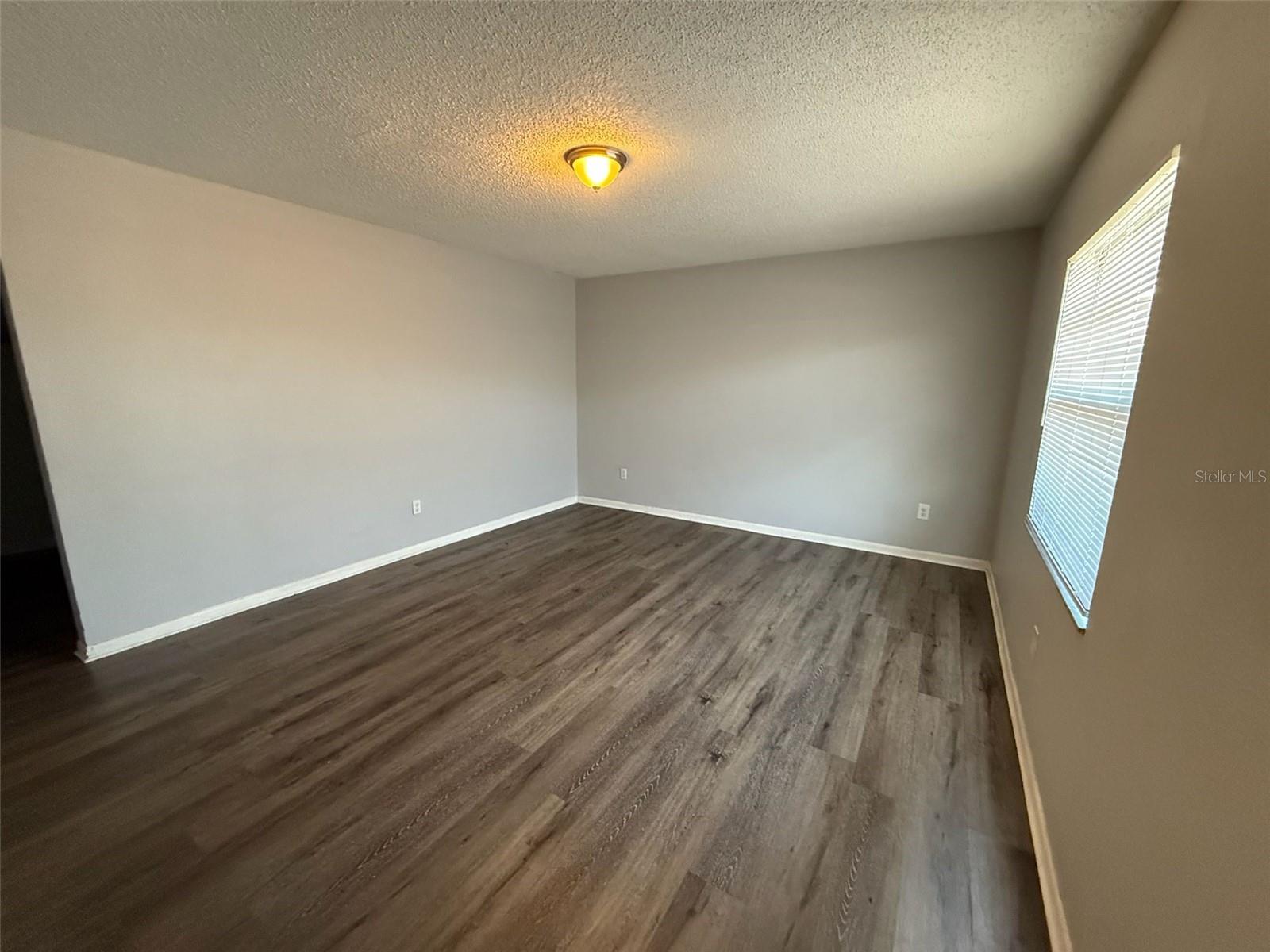 Image 6 of 27 For 1039 Brunnell Parkway 1041