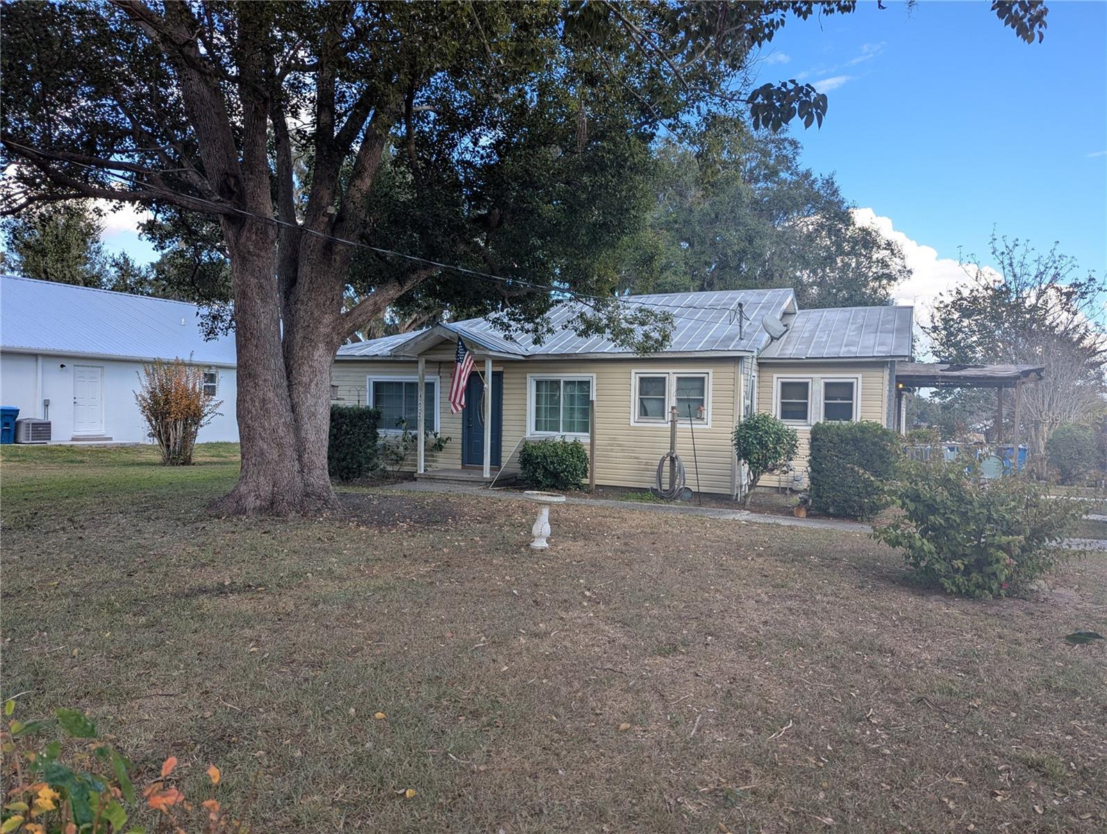 Image 2 of 15 For 402 Belleview Drive