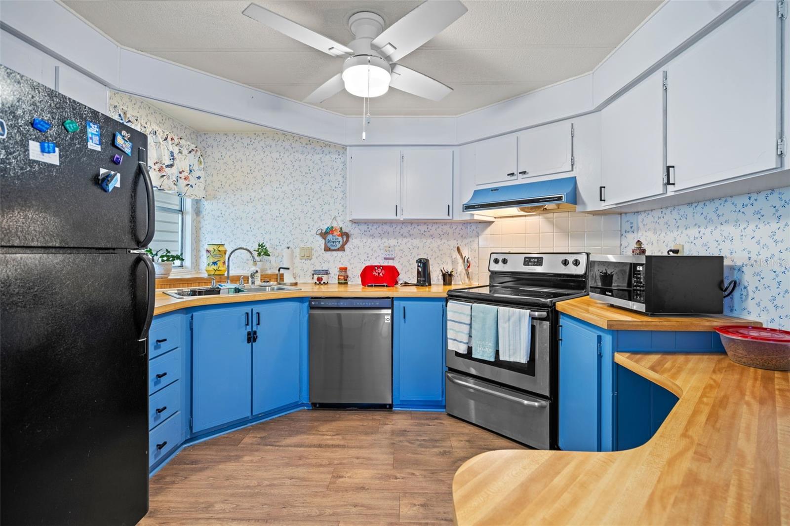 Image 10 of 35 For 5529 Golden Gate Boulevard