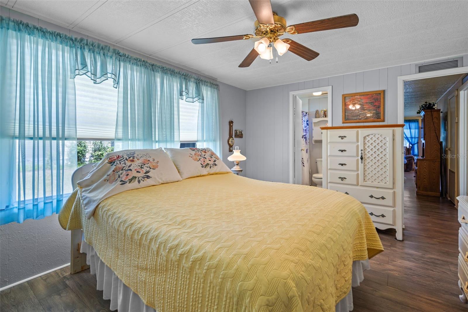 Image 19 of 35 For 5529 Golden Gate Boulevard