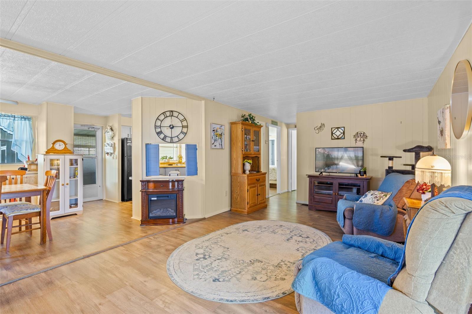 Image 5 of 35 For 5529 Golden Gate Boulevard