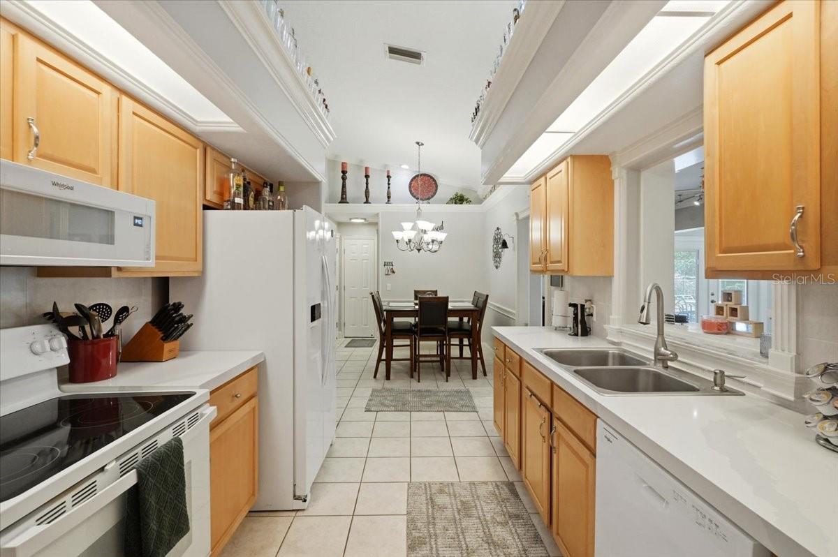 Image 15 of 58 For 173 White Cliff Boulevard