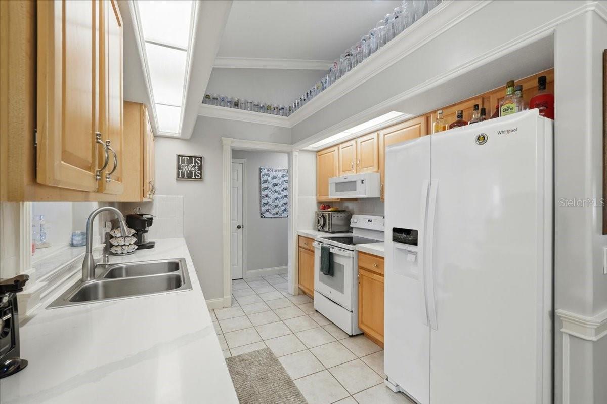 Image 18 of 58 For 173 White Cliff Boulevard