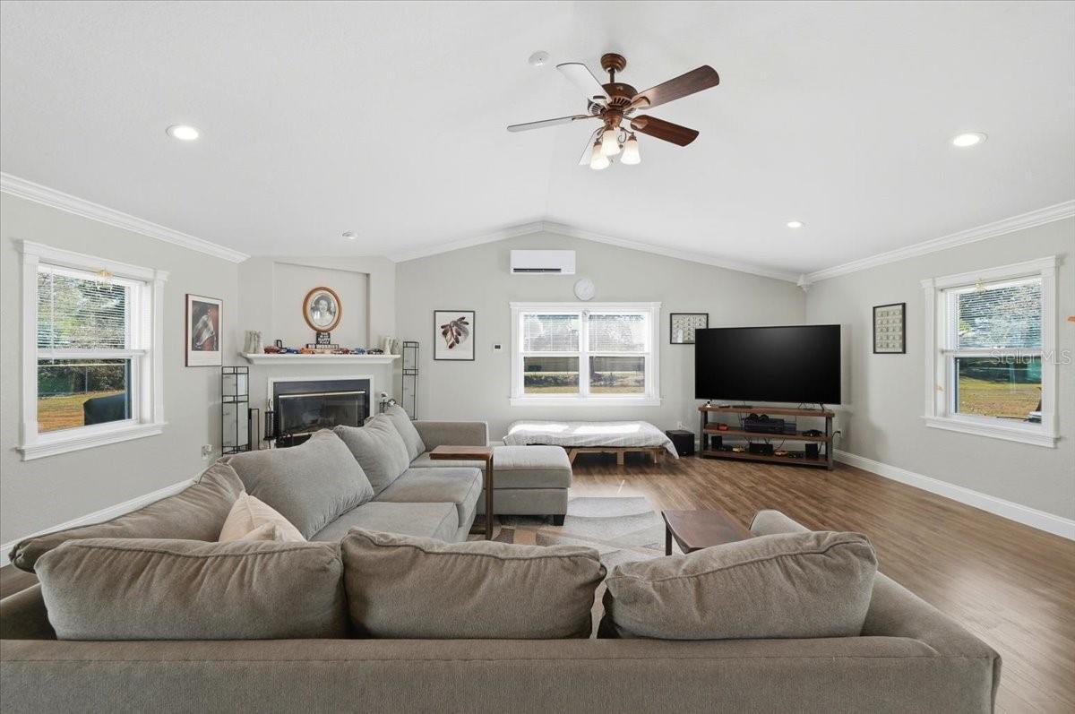 Image 23 of 58 For 173 White Cliff Boulevard