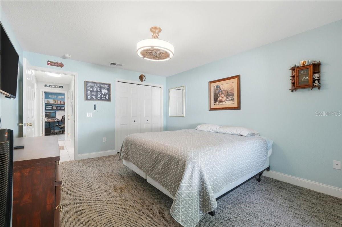 Image 44 of 58 For 173 White Cliff Boulevard