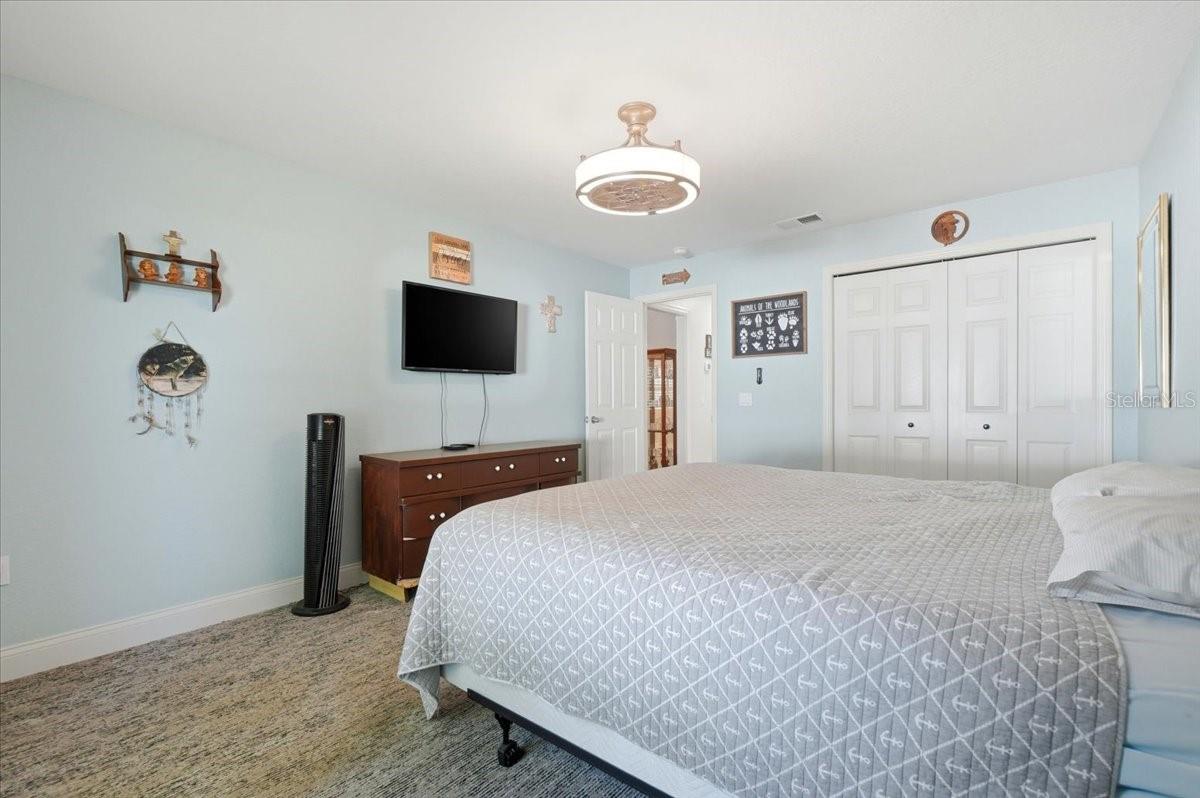 Image 45 of 58 For 173 White Cliff Boulevard