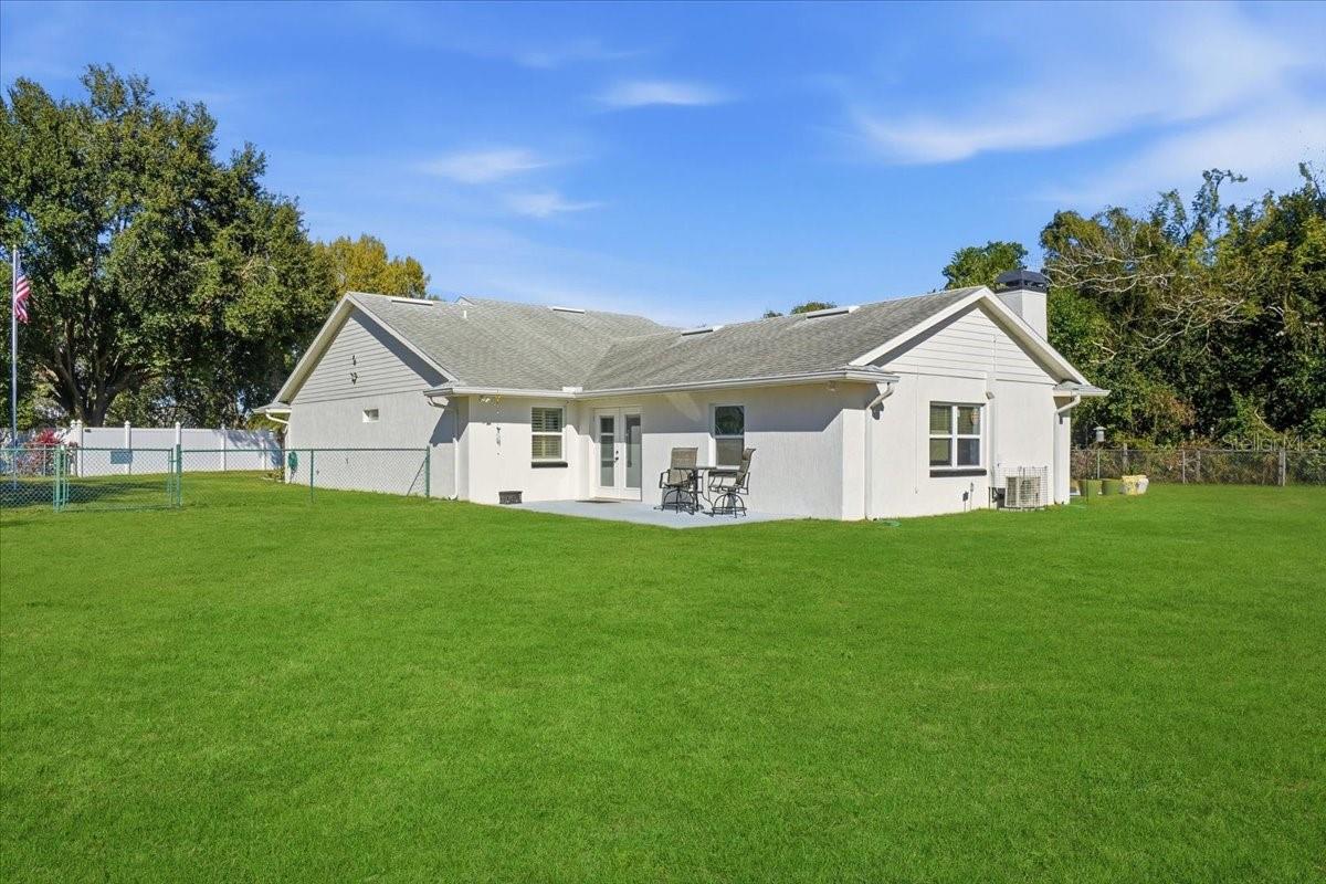 Image 9 of 58 For 173 White Cliff Boulevard