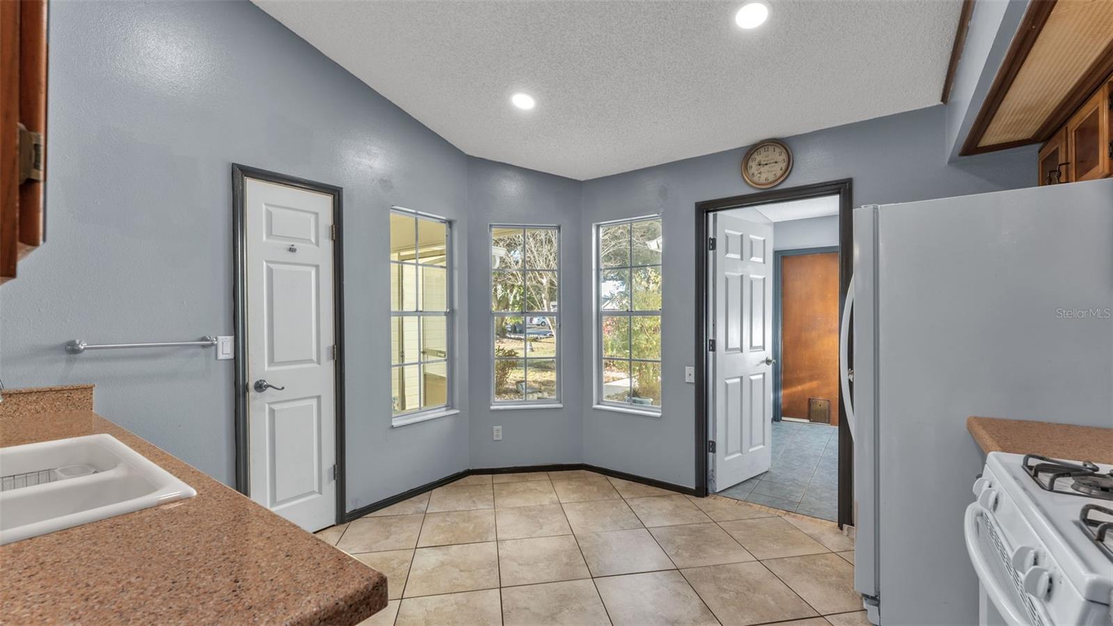 Image 12 of 41 For 6852 Palomino Drive