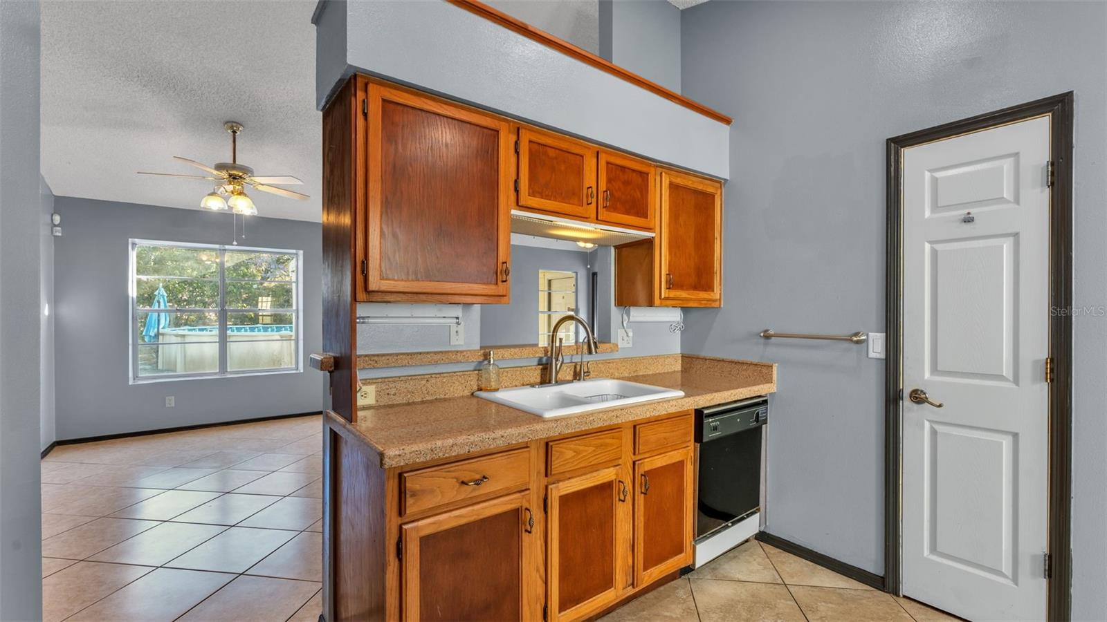 Image 14 of 41 For 6852 Palomino Drive