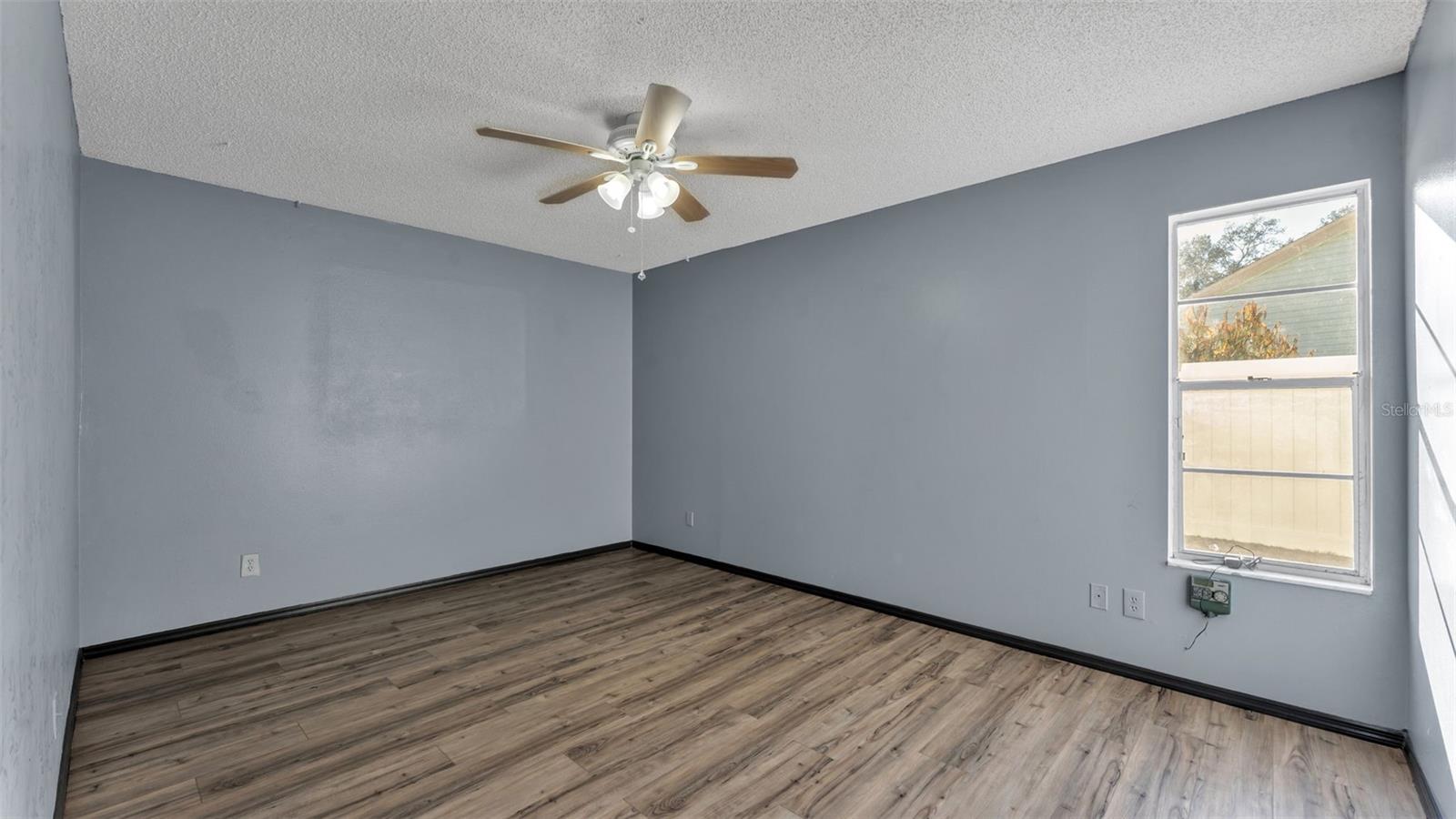 Image 19 of 41 For 6852 Palomino Drive