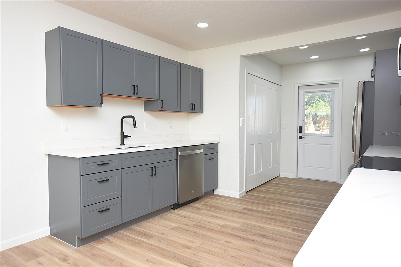 Image 7 of 36 For 2919 Hickory Street Nw