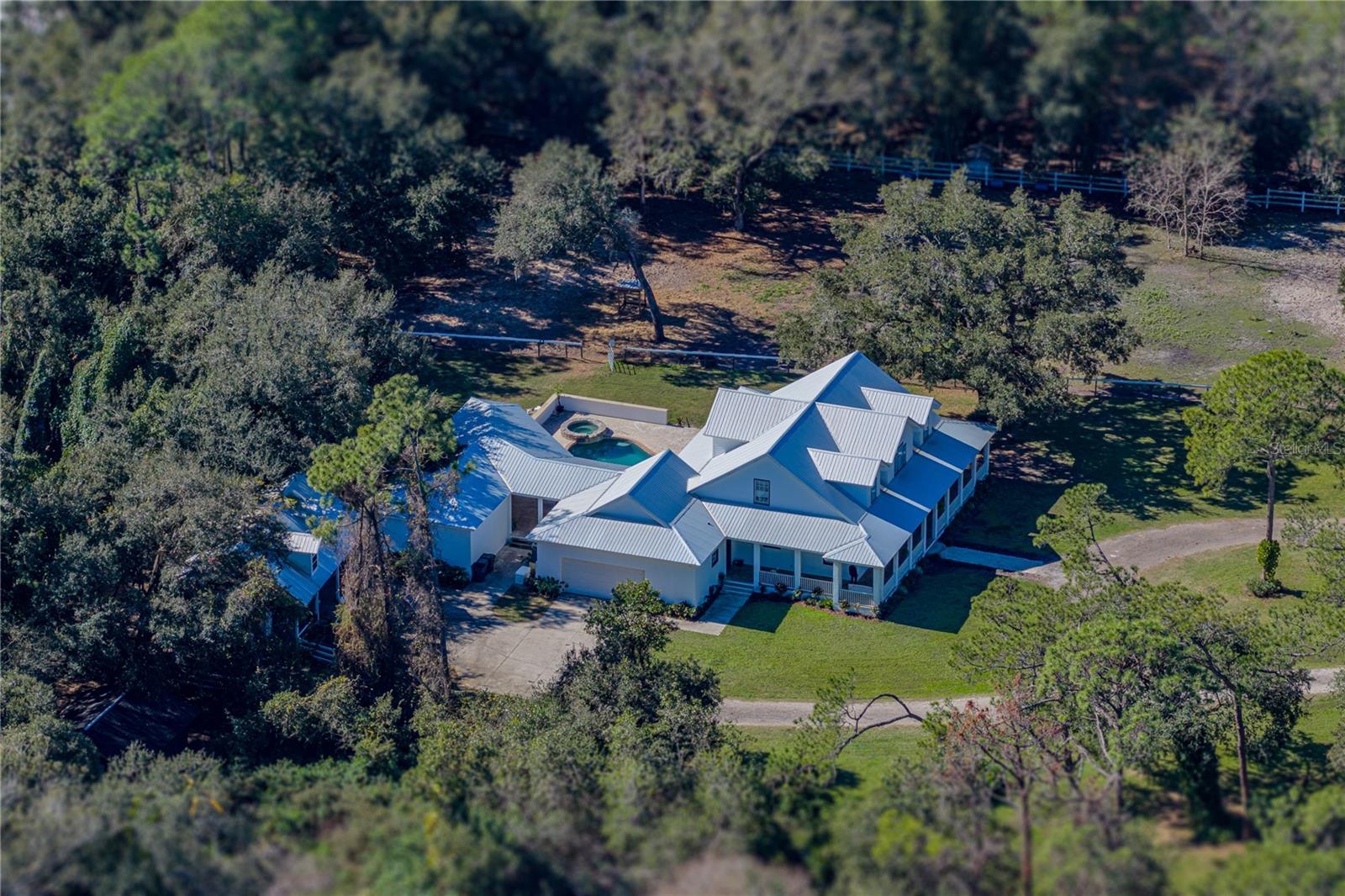 Image 3 of 80 For 209 Frenchmans Creek Way