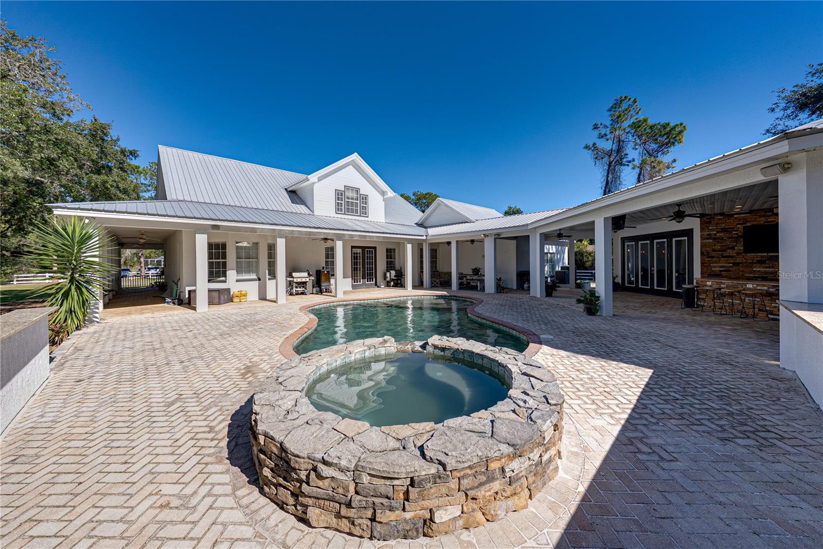 Image 38 of 80 For 209 Frenchmans Creek Way