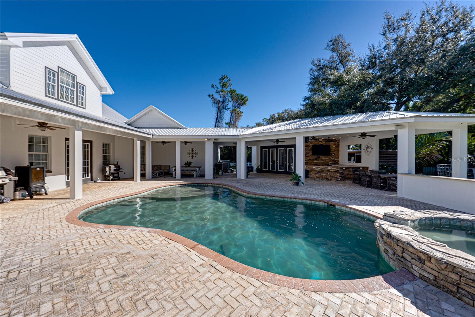 Image 39 of 80 For 209 Frenchmans Creek Way