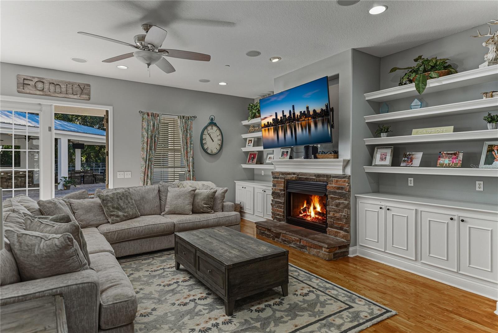 Image 40 of 80 For 209 Frenchmans Creek Way