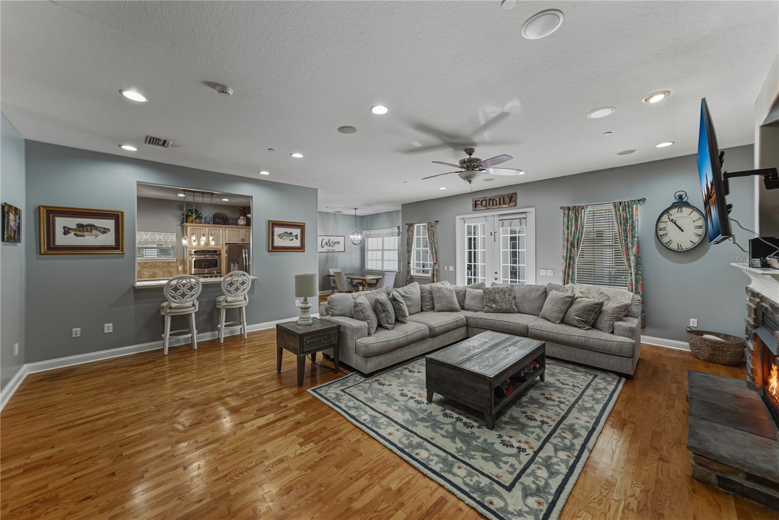 Image 42 of 80 For 209 Frenchmans Creek Way