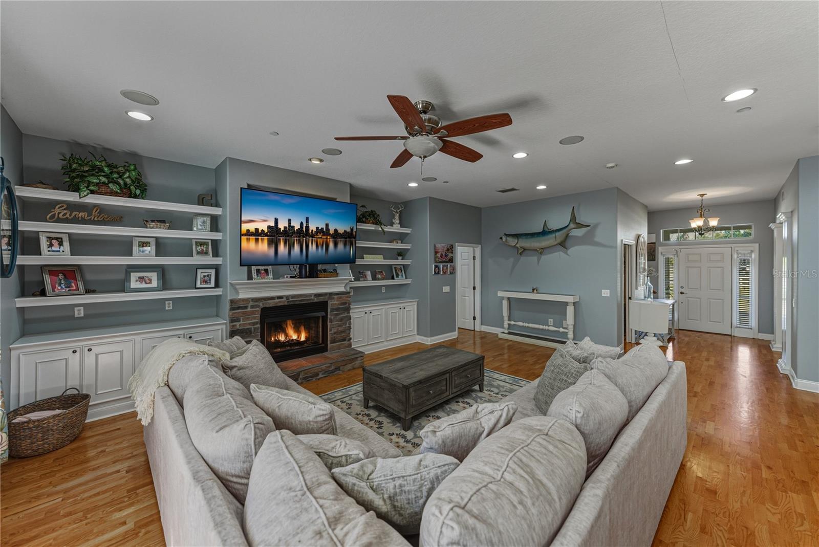 Image 50 of 80 For 209 Frenchmans Creek Way