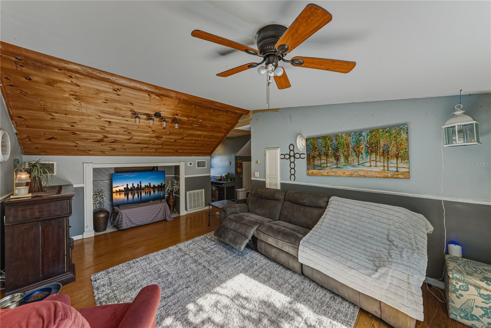 Image 65 of 80 For 209 Frenchmans Creek Way