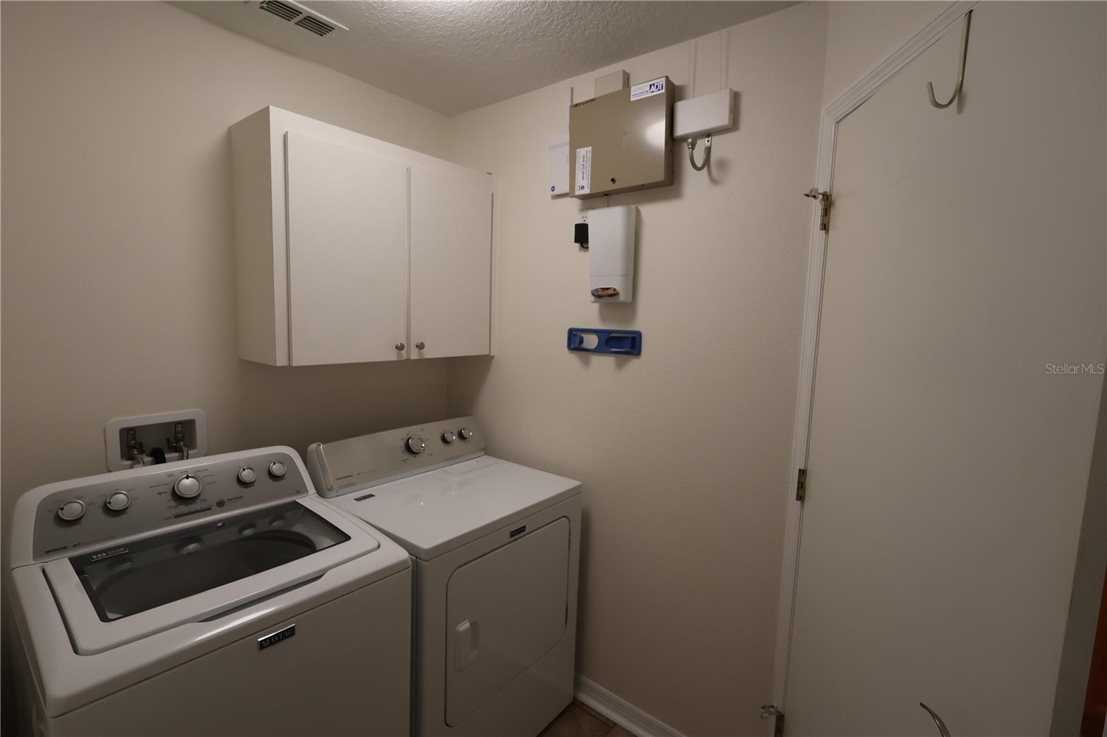 Image 23 of 44 For 114 Bergen Circle