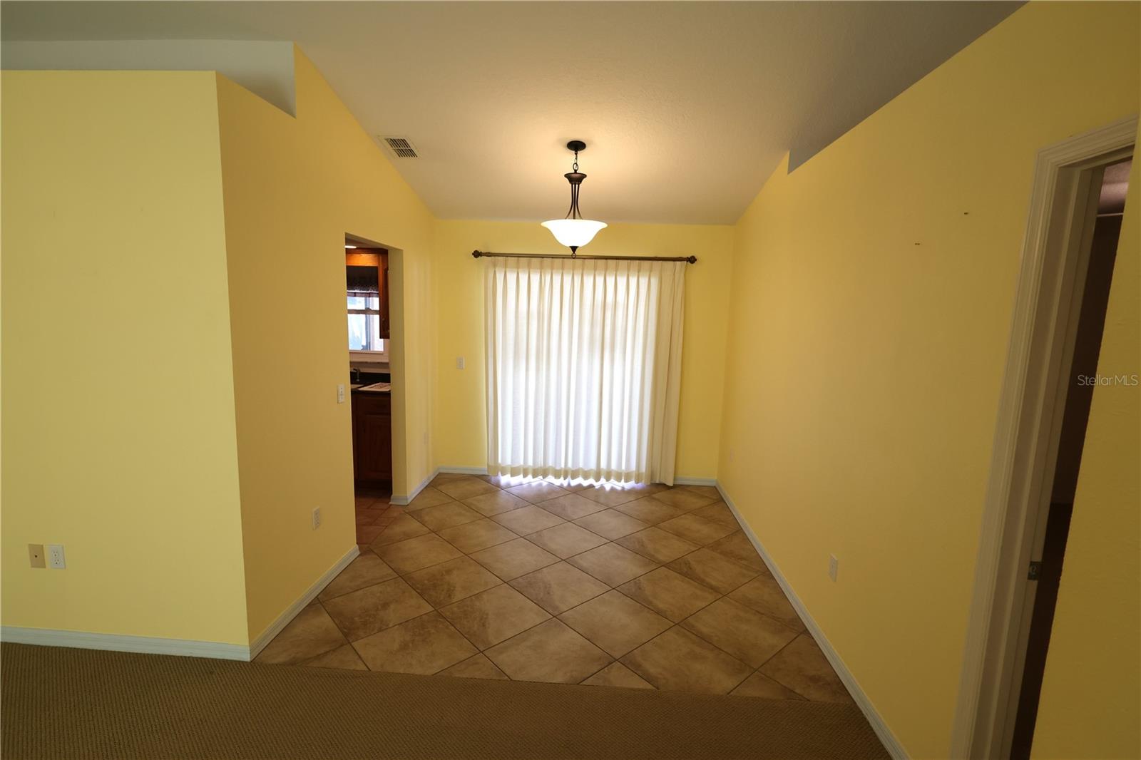 Image 28 of 44 For 114 Bergen Circle