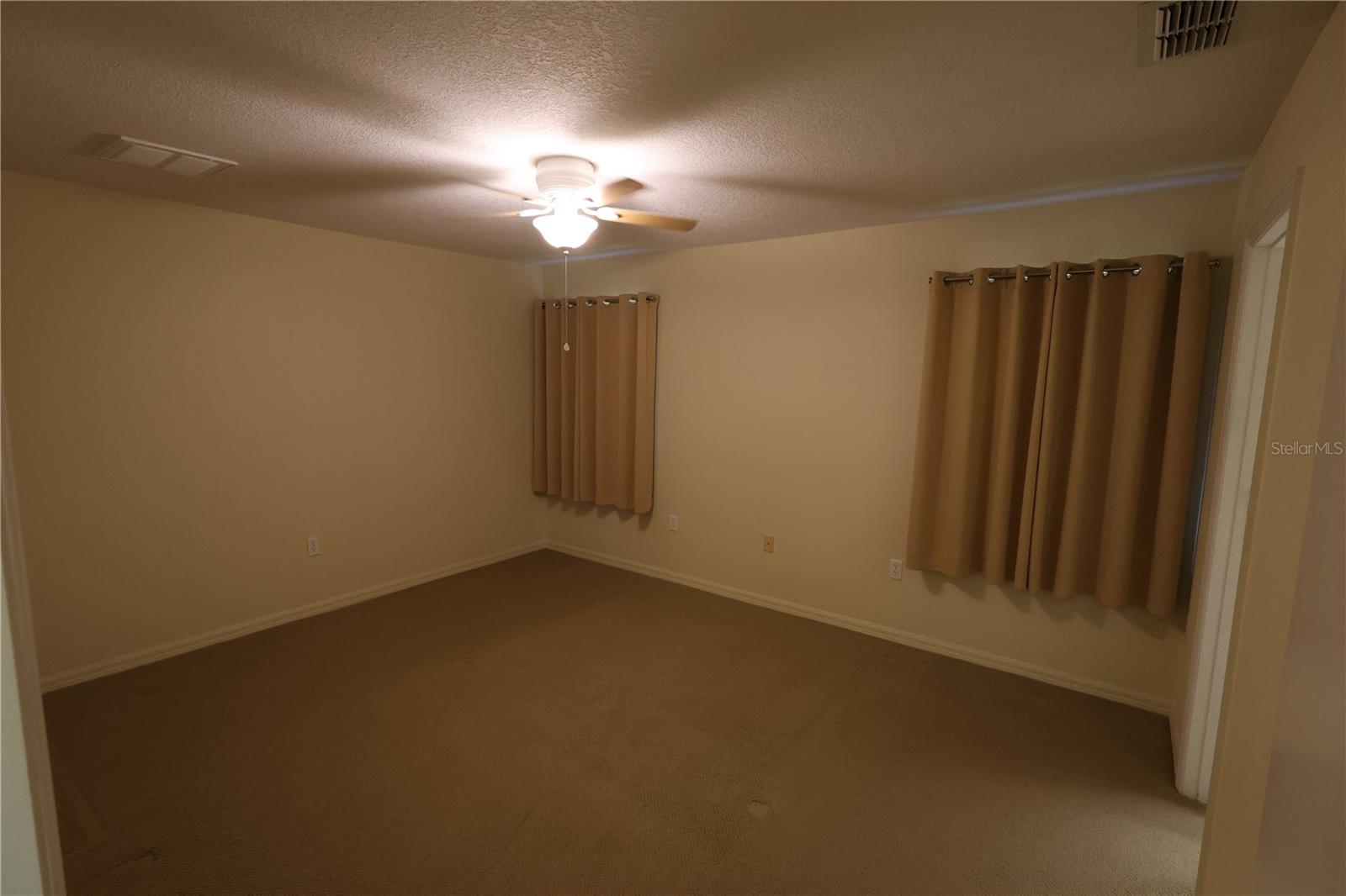 Image 30 of 44 For 114 Bergen Circle