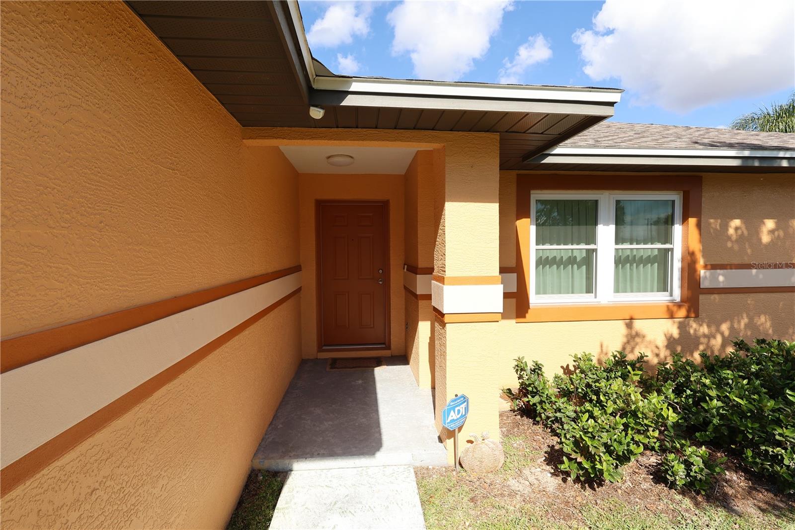 Image 4 of 44 For 114 Bergen Circle