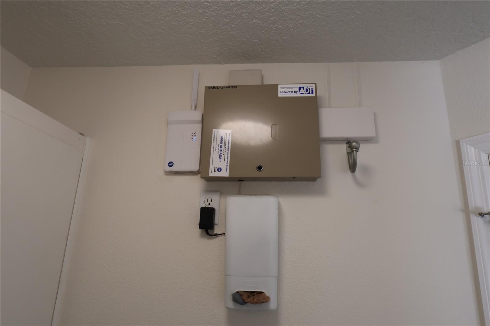 Image 42 of 44 For 114 Bergen Circle