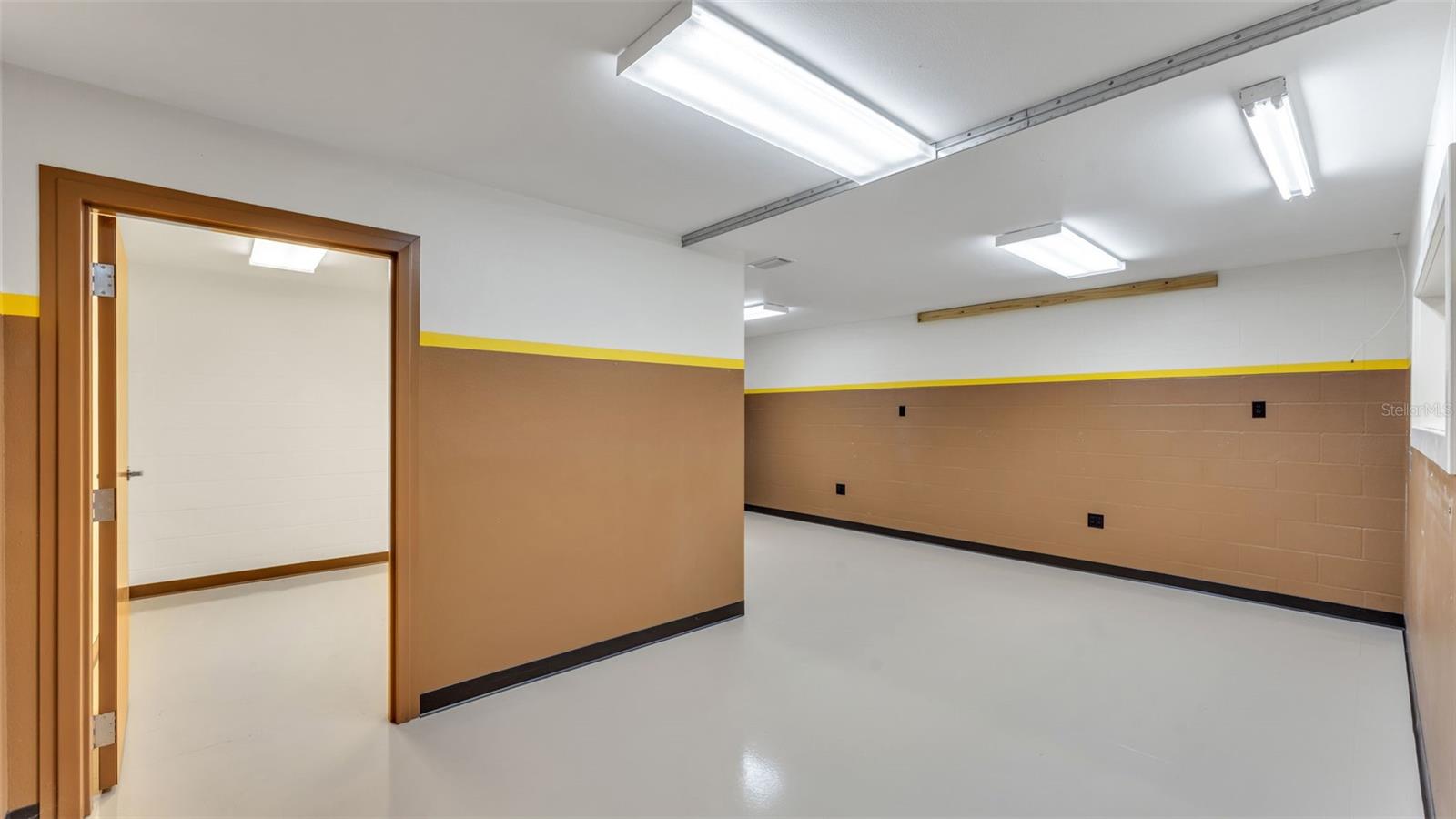 Image 61 of 74 For 2945 Saddle Ridge Lane