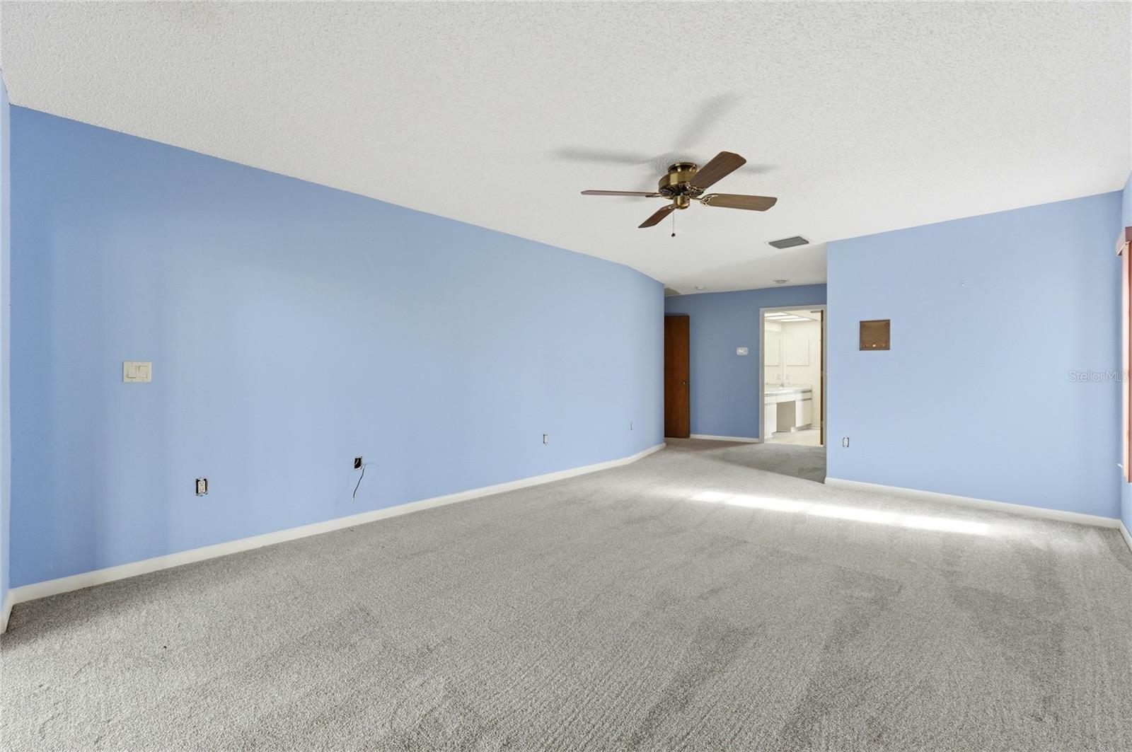 Image 17 of 55 For 1803 Country Club Court