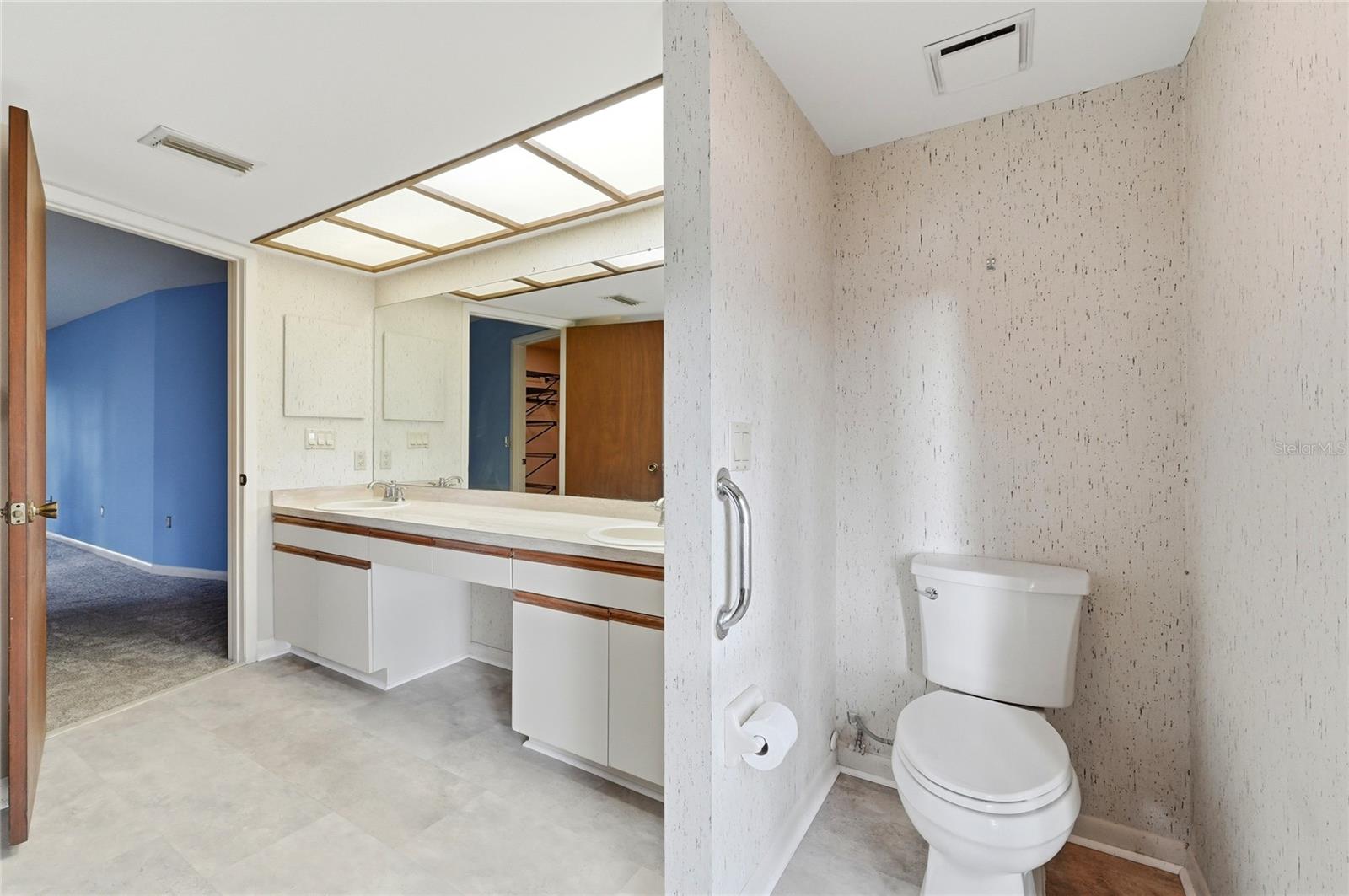 Image 22 of 55 For 1803 Country Club Court