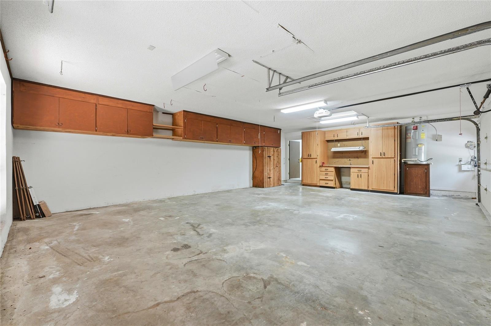 Image 43 of 55 For 1803 Country Club Court