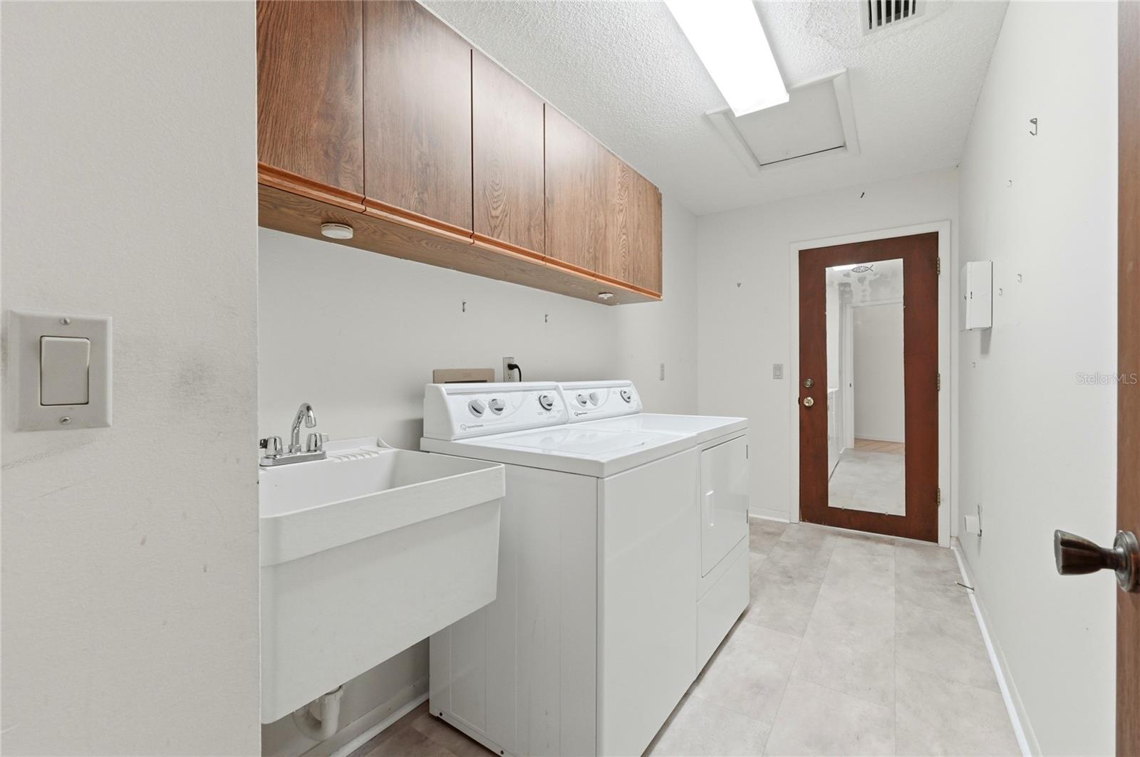 Image 45 of 55 For 1803 Country Club Court