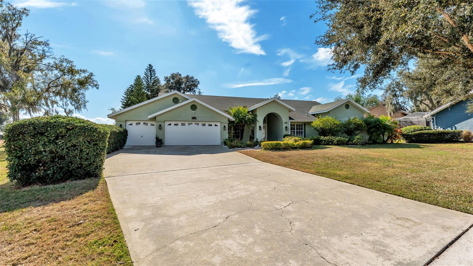 Image 6 of 76 For 2711 Fairway Drive