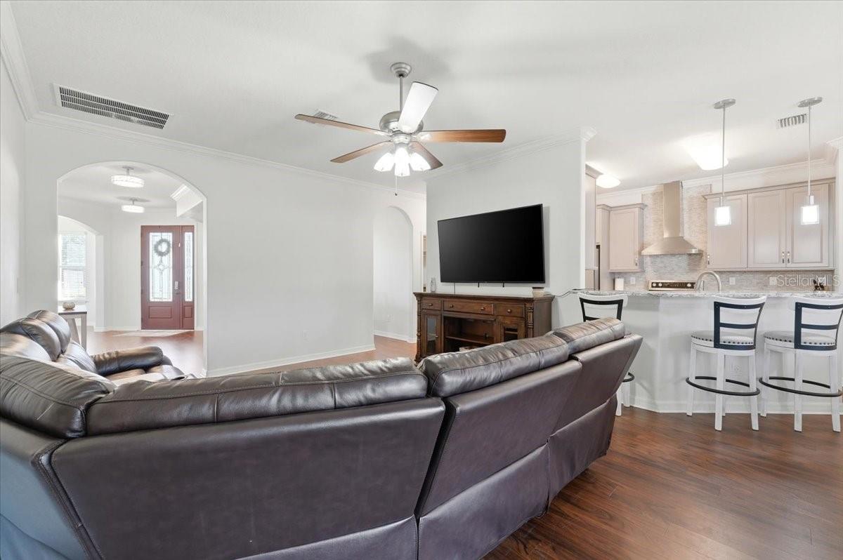 Image 10 of 57 For 225 Franklin Court