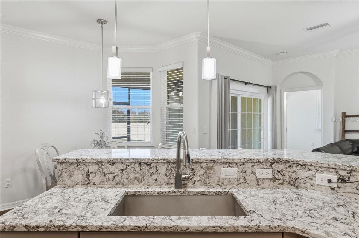 Image 14 of 57 For 225 Franklin Court